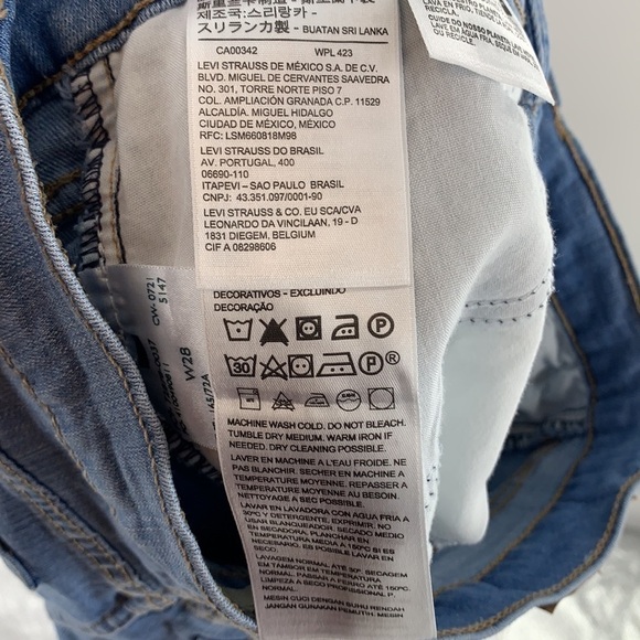 LEVIS HIGH RISE JEAN SHORTS SIZE 28 - Picture 4 of 5